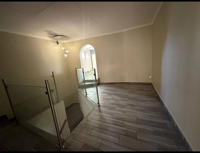 6 BEDROOM HOUSE FOR SALE IN SAFARI GARDENS